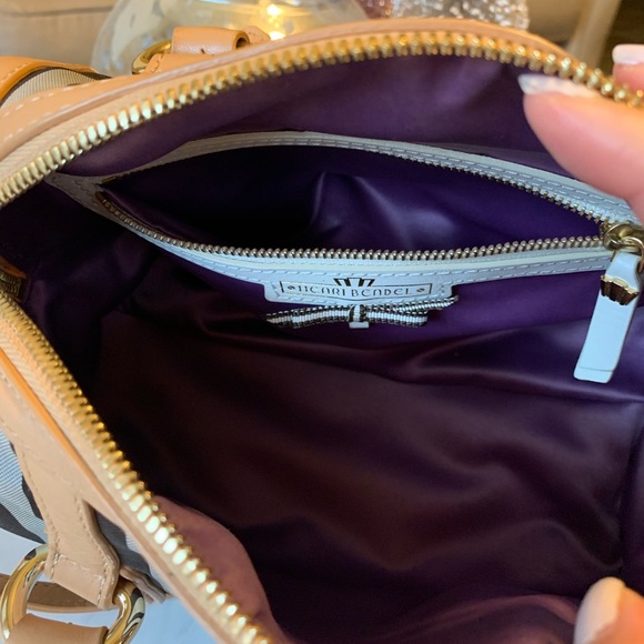 SOLD Henri Bendel Iconic Stripe Petite Barrel Bag - Picture 4 of 4